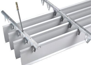Innenverschobene lineares Metalloffene Zellaluminiumdecke deckt für Metro-Stations-Dekorations-Materialien mit Ziegeln