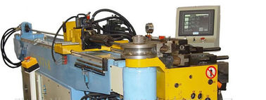 Cnc-Rohrbiegemaschine mit lochenden Löchern auf Rohr